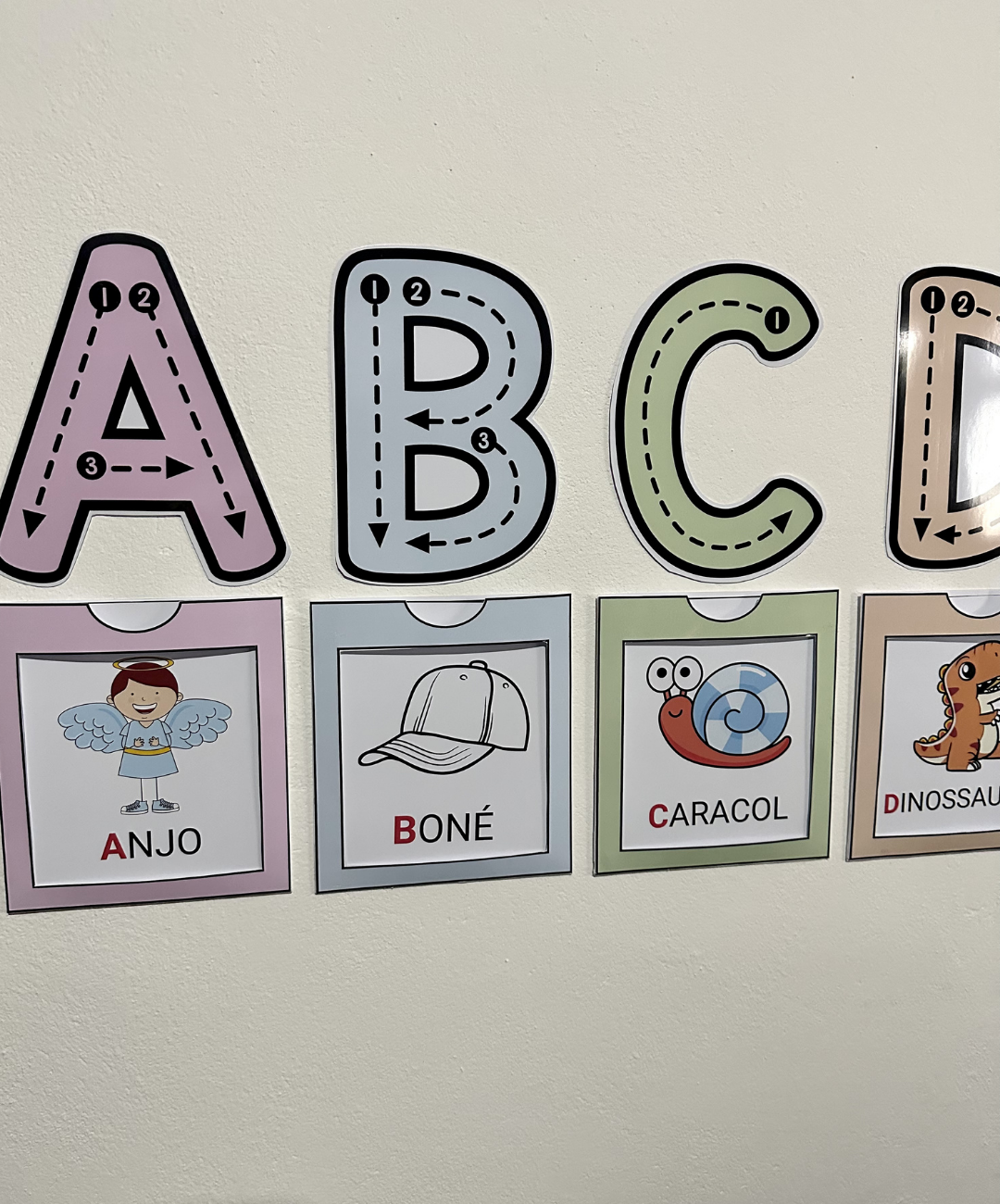 Alfabeto Ilustrado para Imprimir + Atividades | Ensine Crianças de Forma Lúdica e Divertida